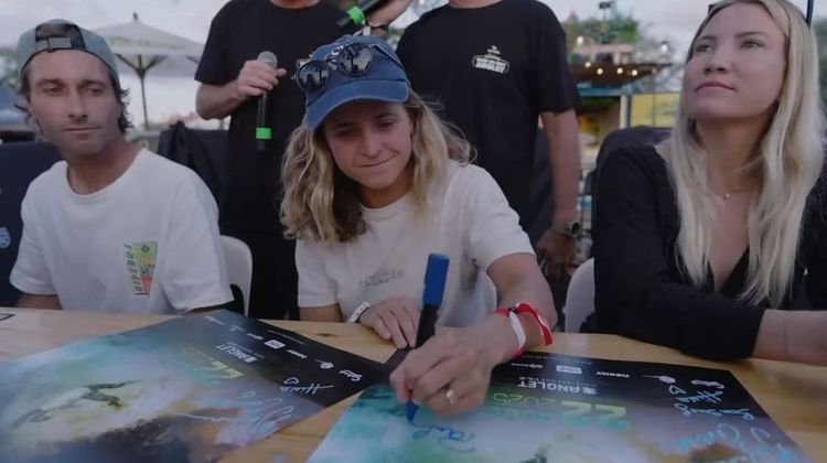 Des célébrités du monde du surf seront présentes, ici Pauine Ado